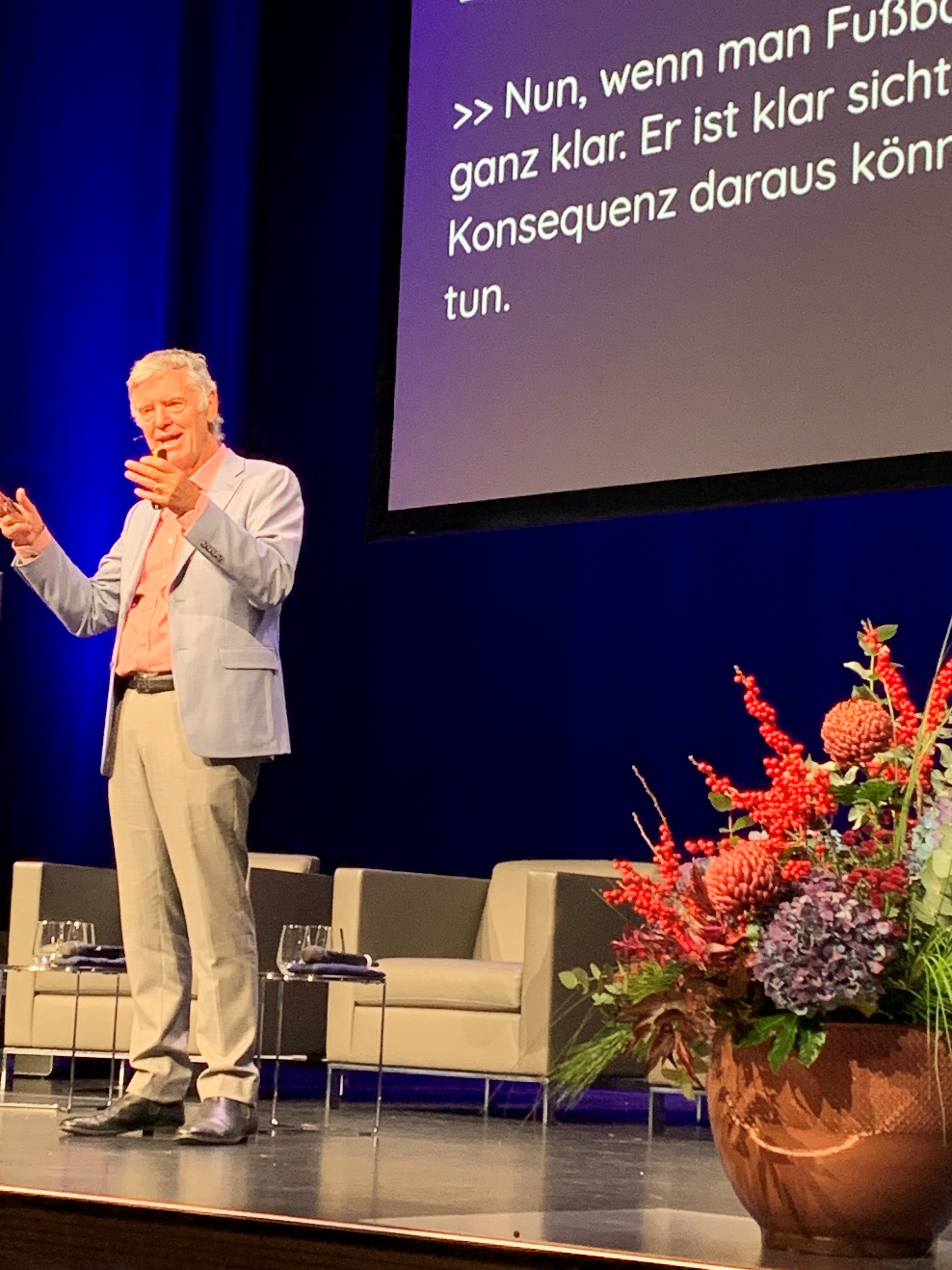 2024: Erstes Schulleitungssymposium in Baden-W&uuml;rttemberg mit John Hattie am 11.11.2024