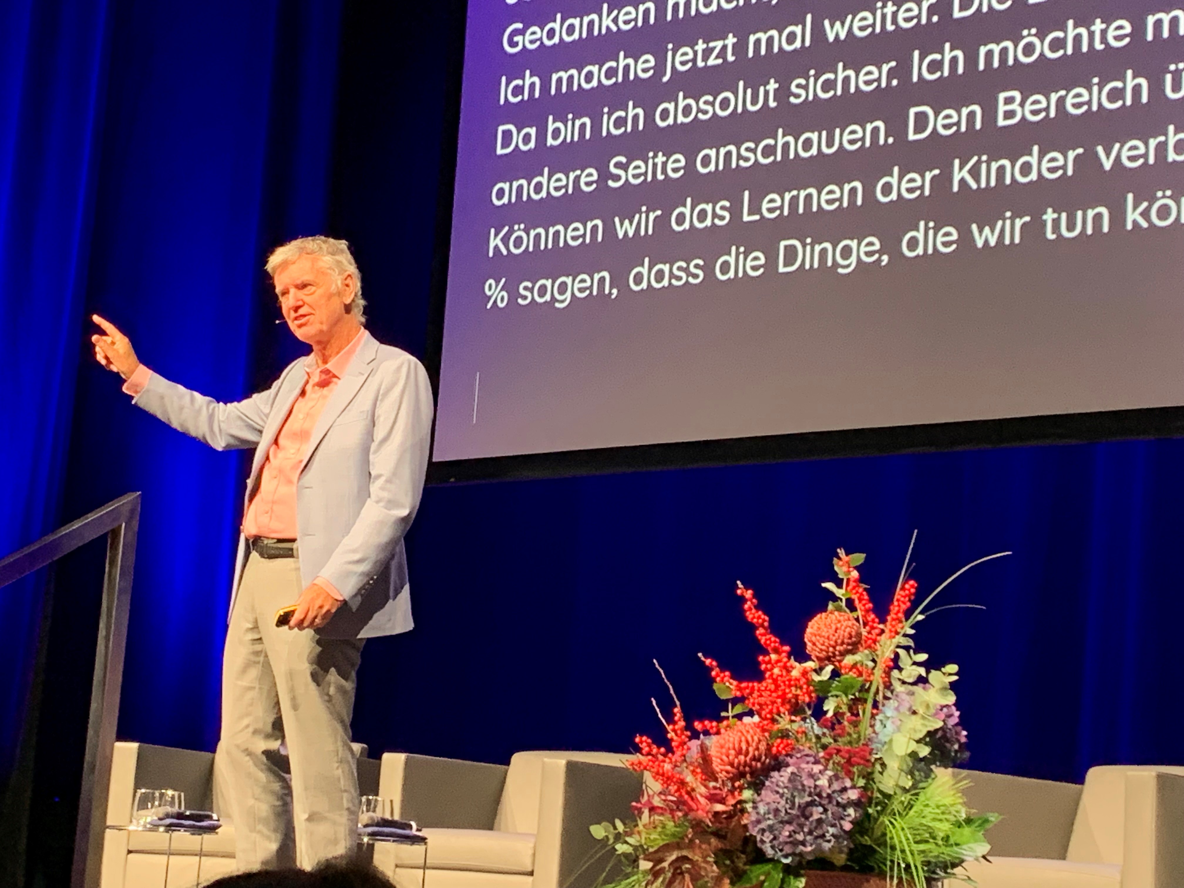2024: Erstes Schulleitungssymposium in Baden-W&uuml;rttemberg mit John Hattie am 11.11.2024